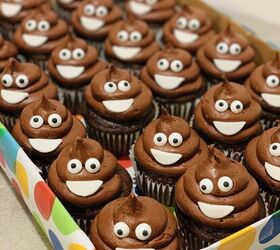 We're not sure how we feel about these cupcakes... but at least they're smiling