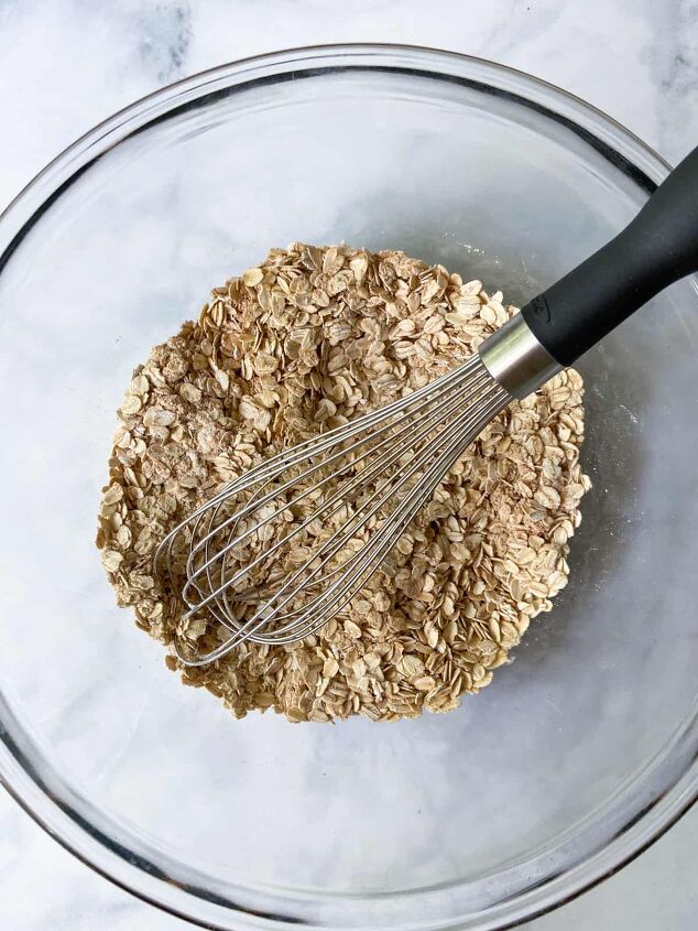 protein baked oatmeal with chocolate chunks, Whisk the dry ingredients together