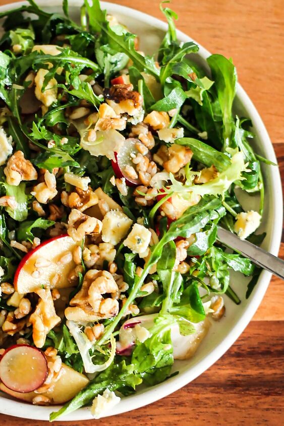 10 recipes with the worlds most hated foods, Number 8 Blue Cheese Apple Grape And Walnut Salad