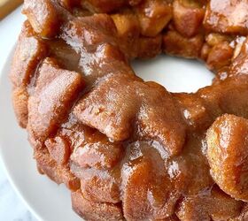 Everyone loves this freshly baked, cinnamon-sugary, ooey-gooey goodness (SO easy, too!)