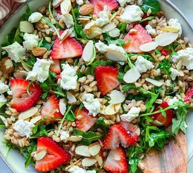 Strawberry Arugula Salad With Goat Cheese and Farro