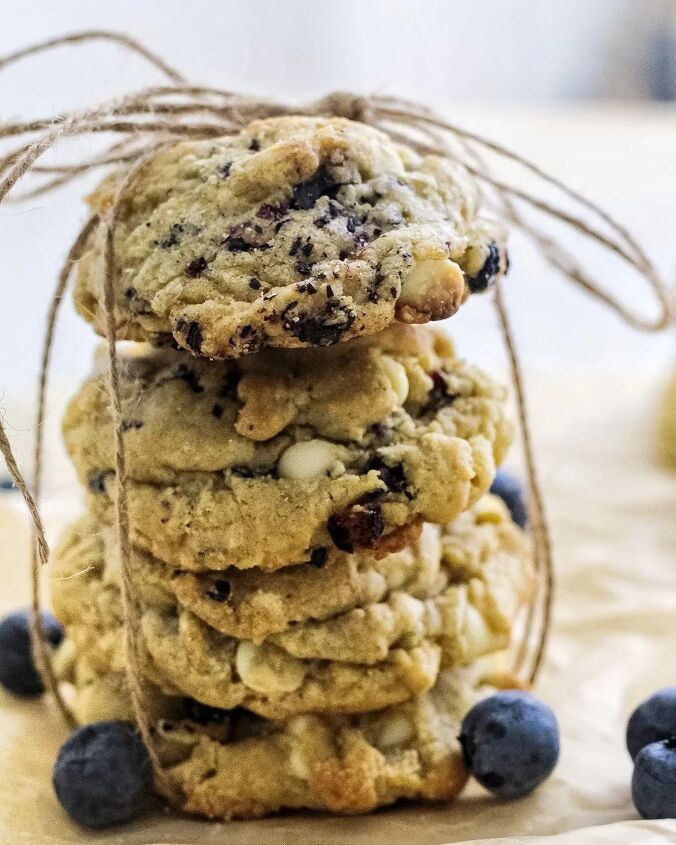 the best white chocolate chip and blueberry cookies