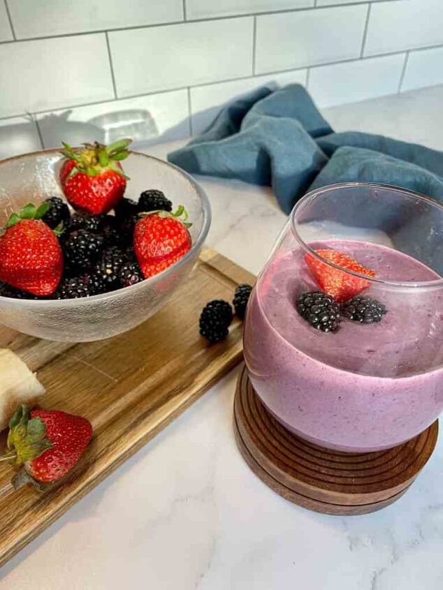 strawberry blackberry banana smoothie happy honey kitchen