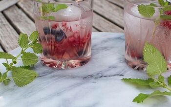 Vodka Berry Smash Cocktail