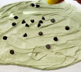 frozen yogurt matcha bark with chocolate chips pistachios coconut