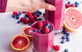 Antioxidant Berry Smoothie Recipe (Plus Benefits)
