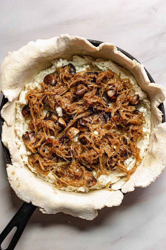mushroom caramelized onion and potato tart, Add the caramelized onions evenly over the top