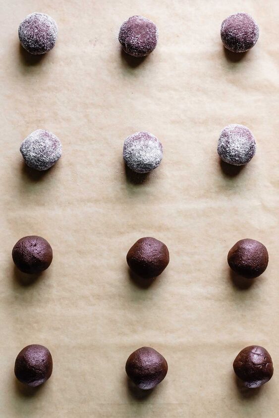 strawberry chocolate thumbprint cookies, Create round dough balls