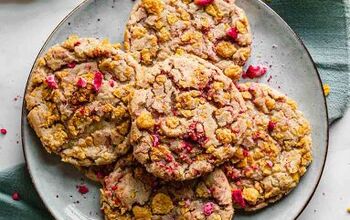Corn Flake Cereal Cookies With Freeze Dried Strawberries