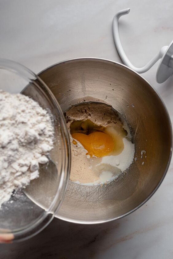 pistachio babka, Add the remaining sugar eggs and flour