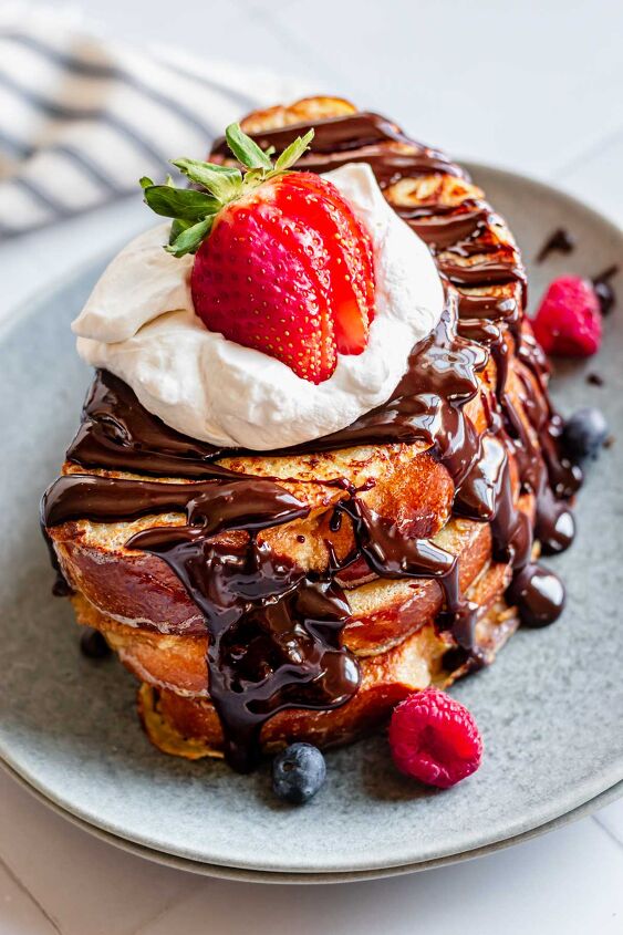 baileys french toast with baileys whipped cream