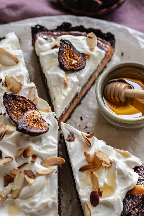 chocolate almond fig tart