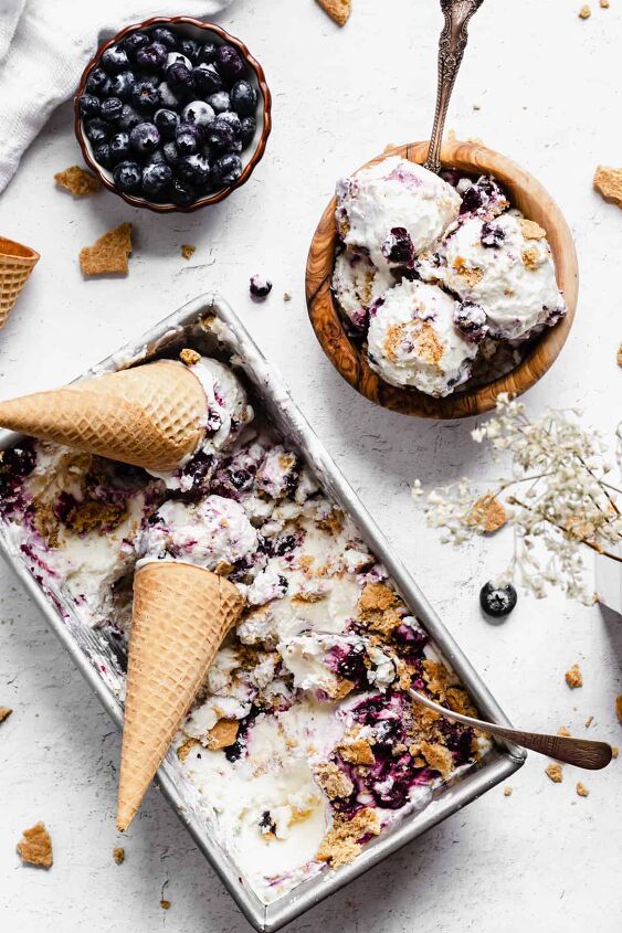 blueberry cheesecake no churn ice cream
