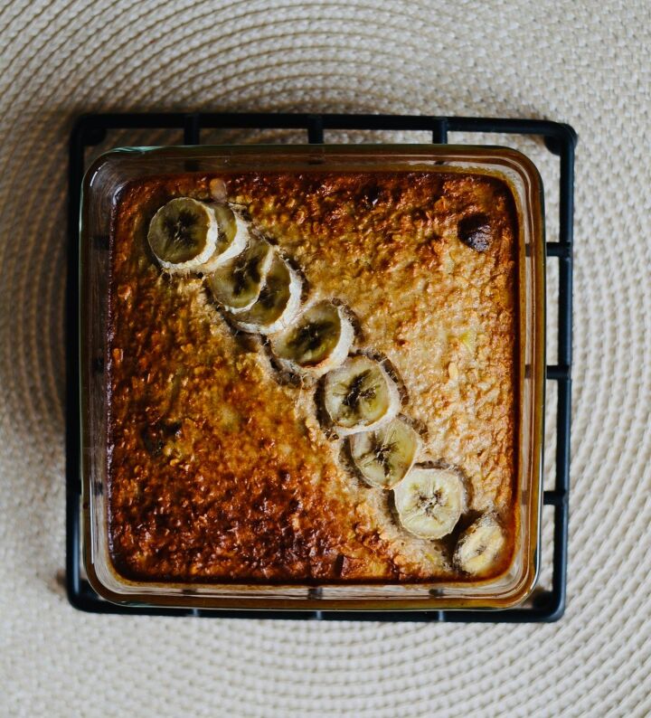 recipes that can help you fall asleep at night, 5 Banana Bread Baked Oats