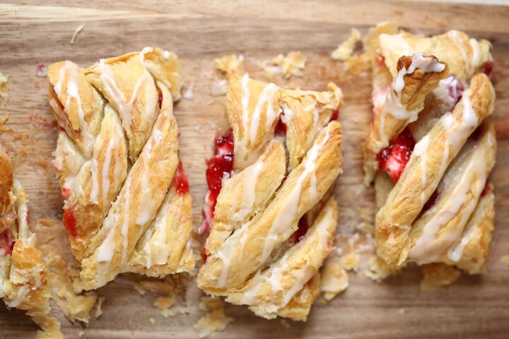 the easy way to make a delicious strawberry danish