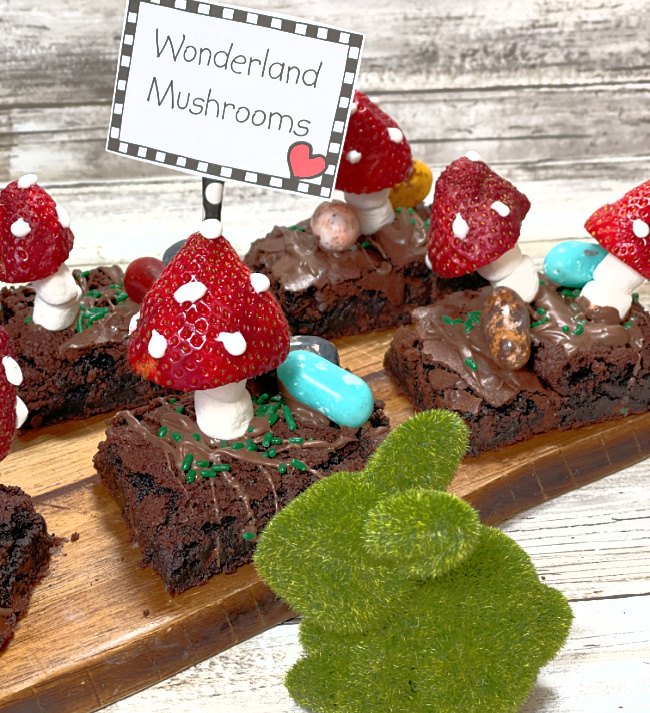 alice in wonderland party strawberry mushroom cookies