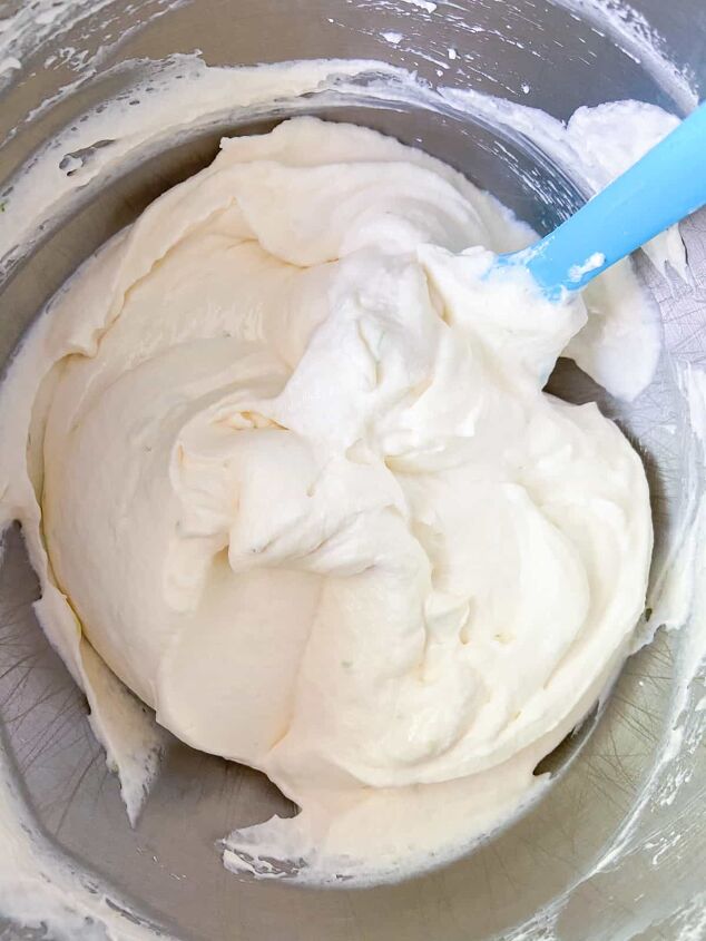 no bake lime cheesecake fluff, Fold the whipped cream into the lime cheesecake filling