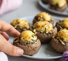 These stuffed mushrooms are quick & simple to make, but they taste out of this world