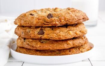 Giant Chocolate Chip Cookies