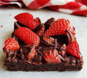 Here's why you should cover your chocolate in strawberries (instead of the reverse!)