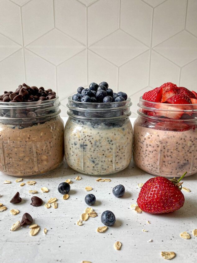 high protein overnight oats 3 flavors happy honey kitchen, Three flavors of protein overnight oats Chocolate Chip Blueberry Cheesecake and Strawberry Shortcake