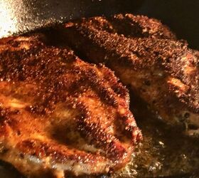 The Best Cast Iron Skillet Chicken Breast Recipe | Foodtalk