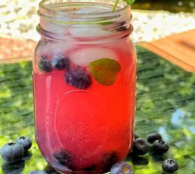 If you're looking to relax and unwind, this simple berry mojito will be your best friend