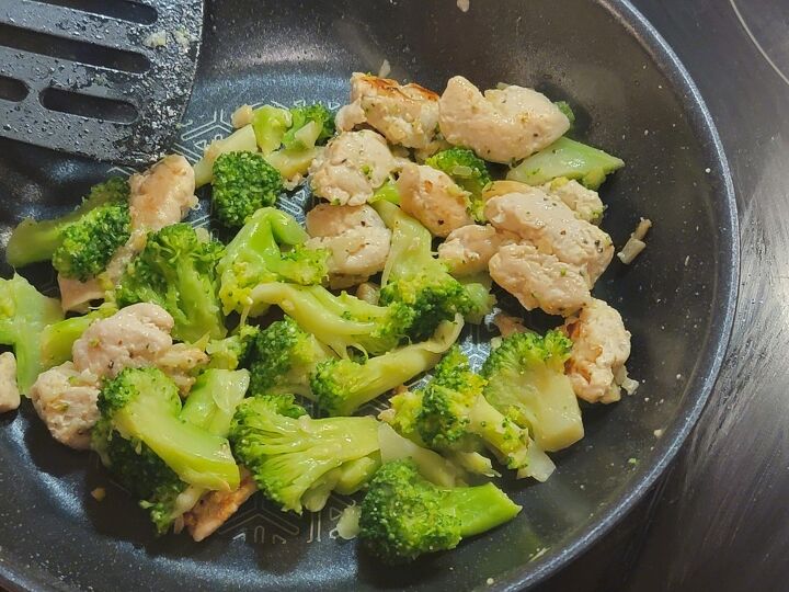 ricotta pasta with chicken and broccoli