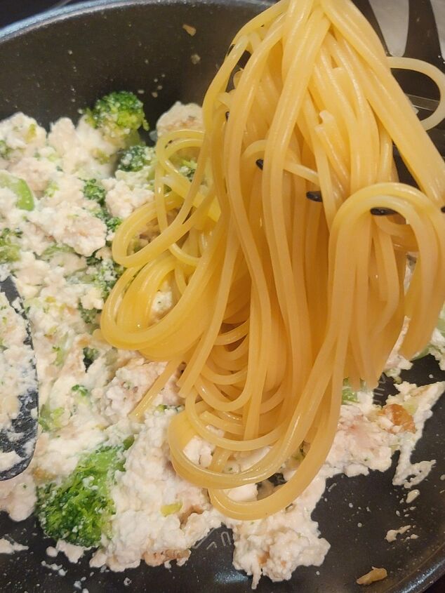 ricotta pasta with chicken and broccoli