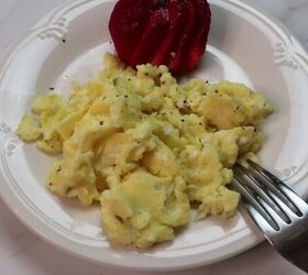 Put THIS in your scrambled eggs to make them lighter & fluffier (shocking!)