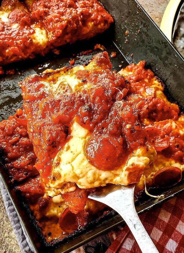 detroit style pizza on your bbq grill