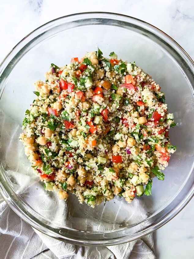 quinoa salad with chickpeas, Toss in the herbs
