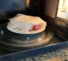 <u>The delicious reason you should put a potato in the microwave for 6 minutes today</u>