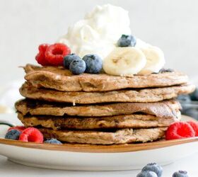 The energy-boosting reason you'll want to enjoy these banana blueberry pancakes every day