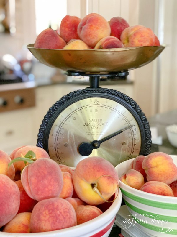making the perfect peach pie, Abundance of peaches