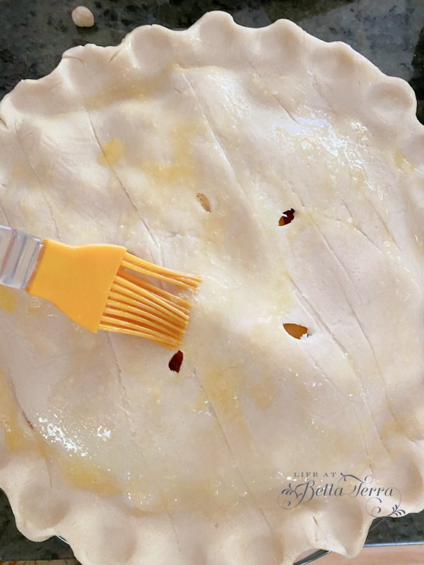 making the perfect peach pie