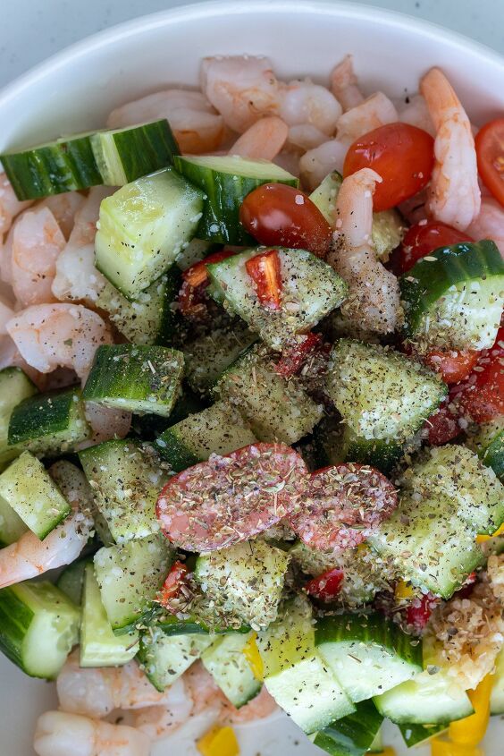 simple and healthy shrimp cucumber salad