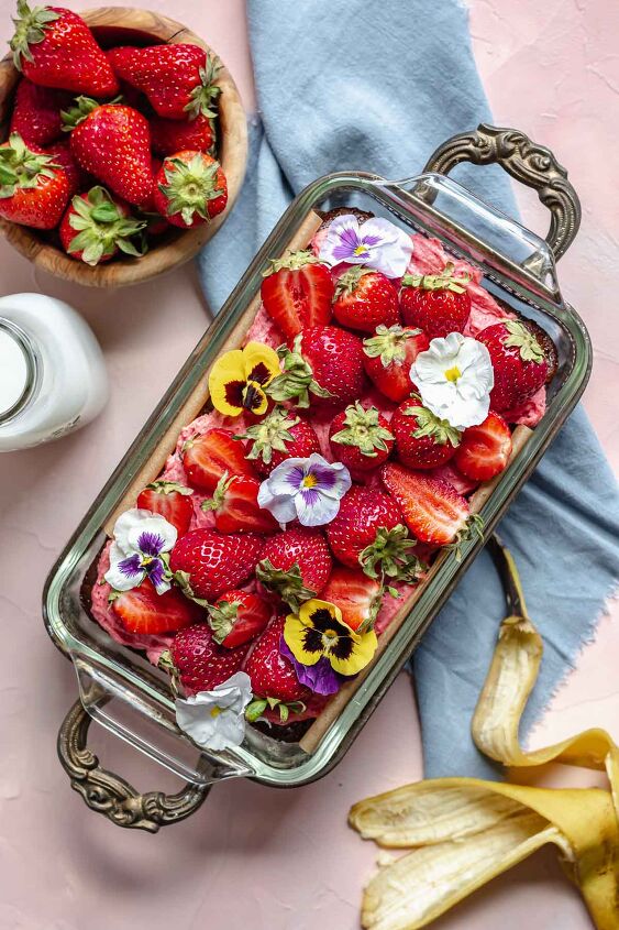 strawberry banana cake