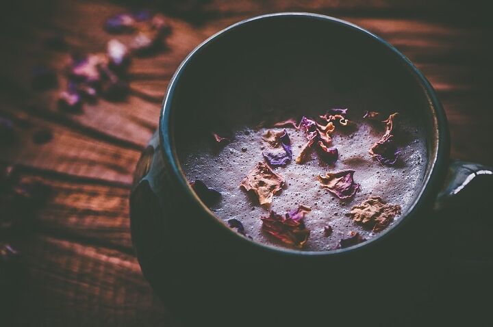 almond rose chai tea latte vegan