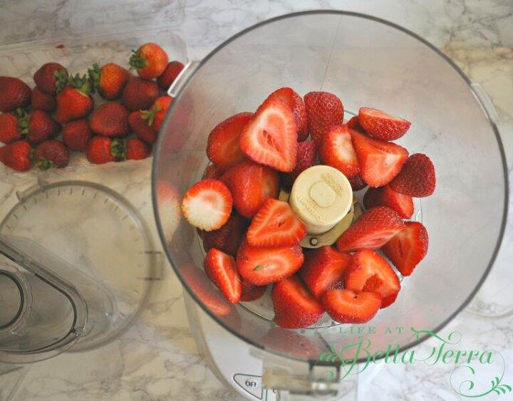 3 fabulous lemonade recipes to beat the summer heat, Use fresh strawberries