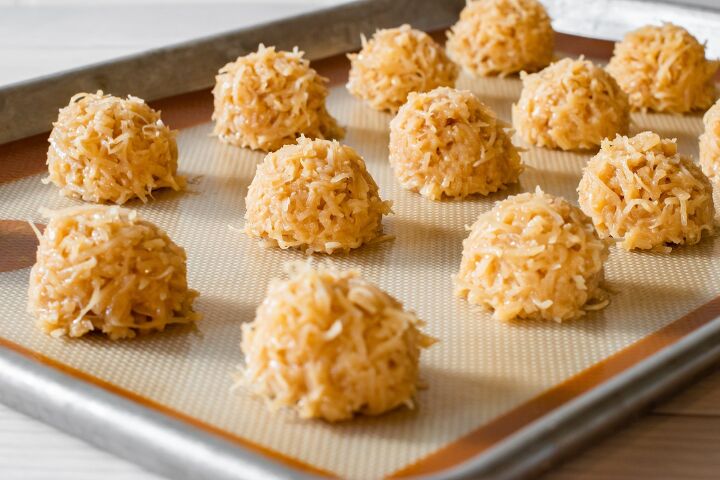 coconut caramel macaroons, Unbaked