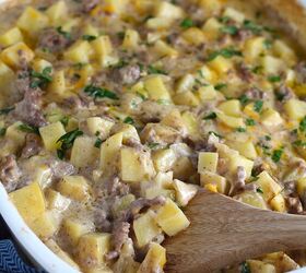 This delicious hamburger casserole will become a staple weeknight dinner