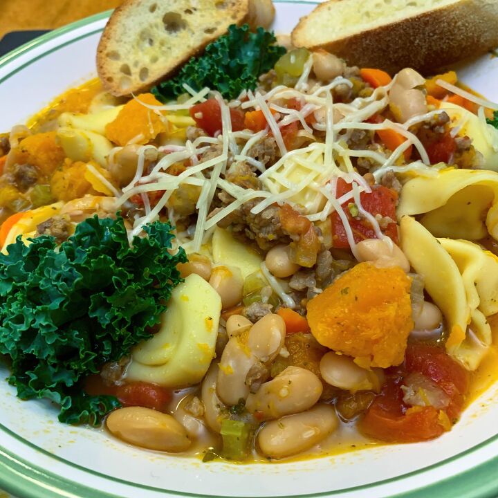 our most favorite winter tortellini soup