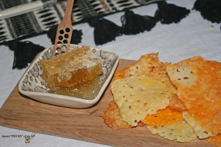 the best honeycomb cheesy cracker appetizer ever