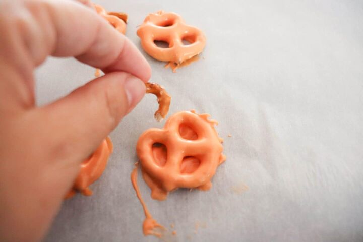 pumpkin chocolate covered pretzels