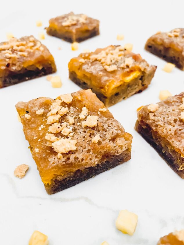peach cobbler crumble bars
