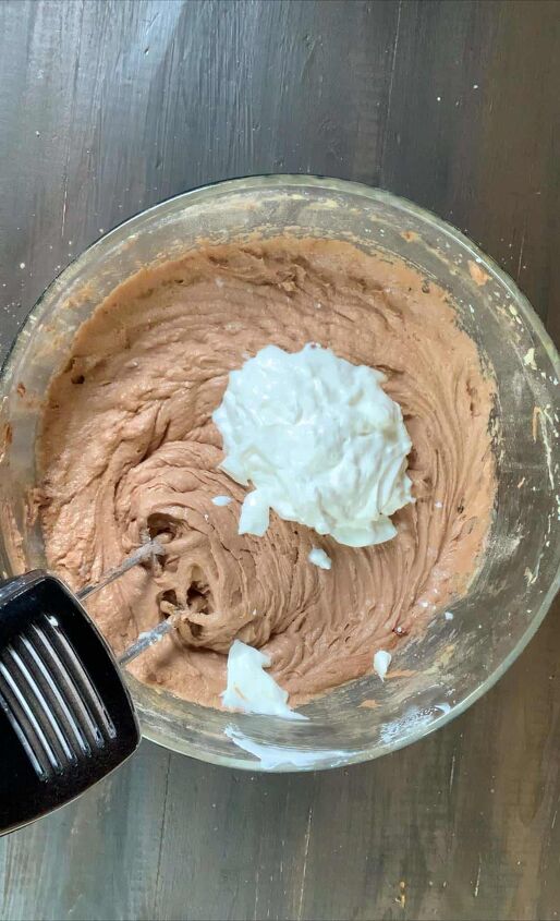 chocolate sour cream pound cake video, Step 4 b