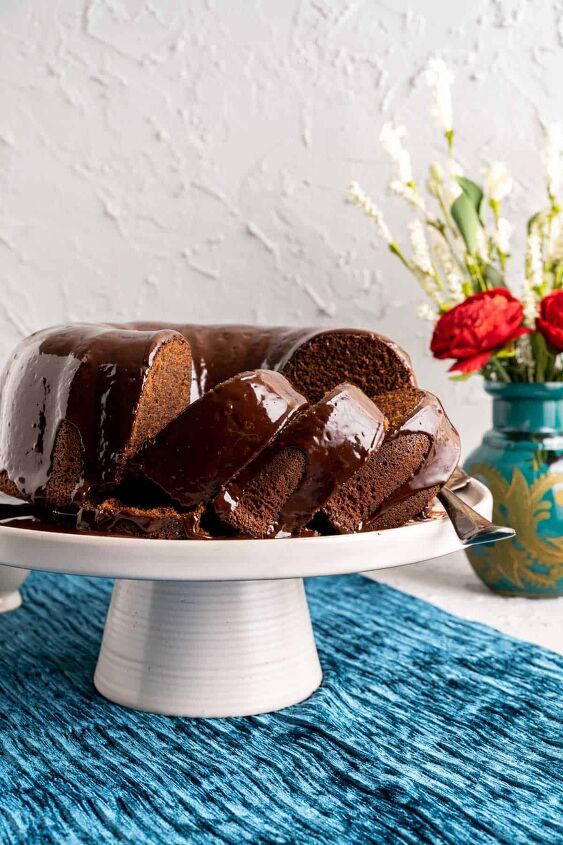 chocolate sour cream pound cake video