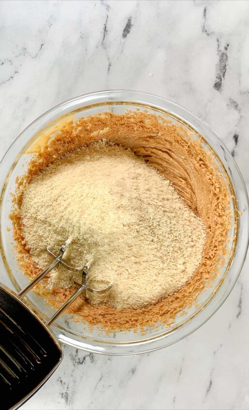 almond flour peanut butter cookies video, Step 3