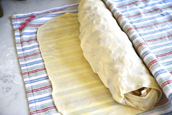 easy homemade german apple strudel from scratch apfelstrudel